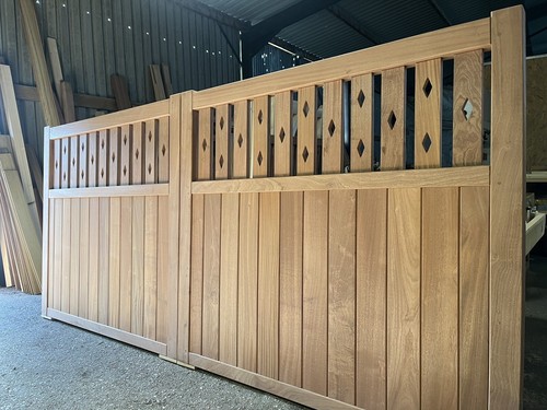Wooden driveway gates suitable - driveway,